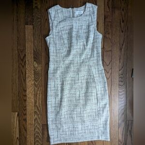 🆕 NWOT Calvin Klein beige & white  graphic print sheath dress w/exposed zipper
